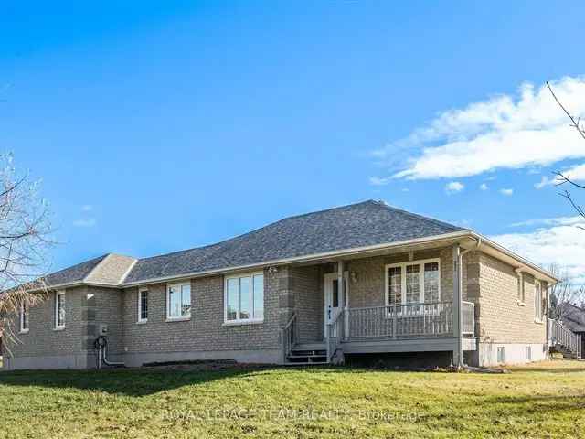 Elegant All Brick Bungalow in Settlers Grant