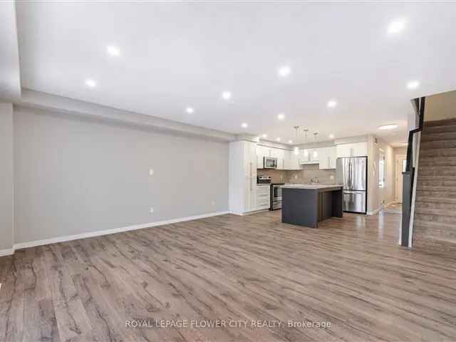 Townhouse For Sale in 185, Maitland Street, Kitchener, Ontario