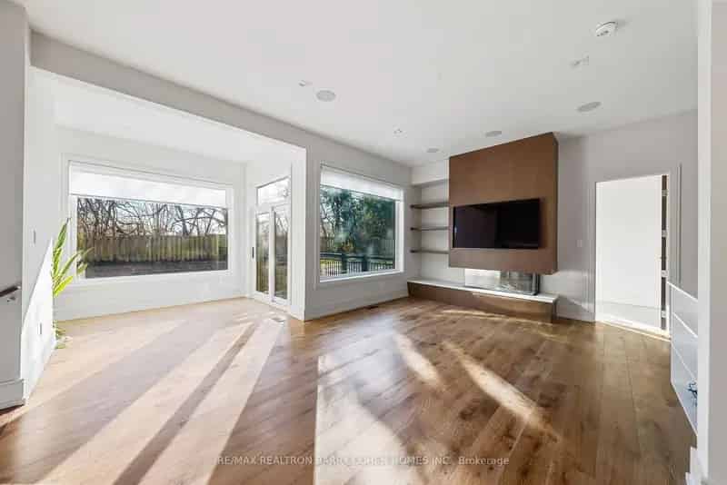 Luxury Buy Bridle Path Home in Glenorchy with Stunning Features