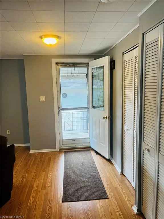 House For Sale in Strathroy-Caradoc, Ontario