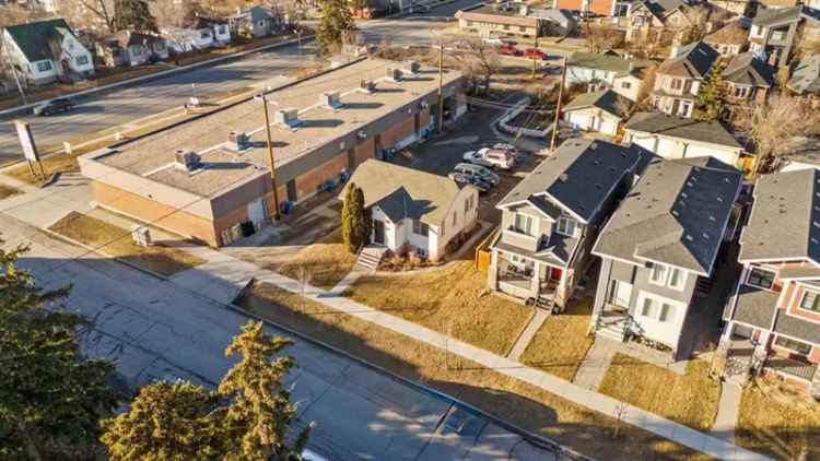 House For Sale in Calgary, Alberta