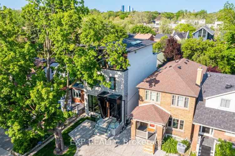 House For Sale in Toronto, Ontario