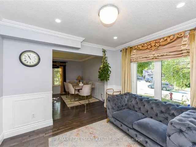 House For Sale in Brampton, Ontario