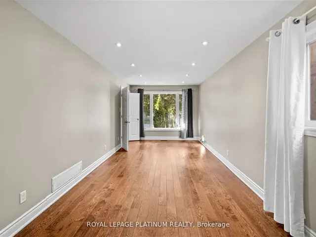 House For Sale in Mississauga, Ontario