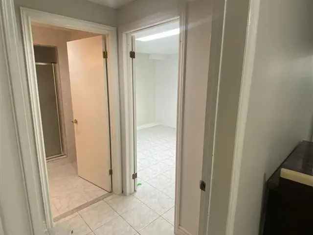 4 Bedroom Basement Unit Roxana Ave Family Friendly