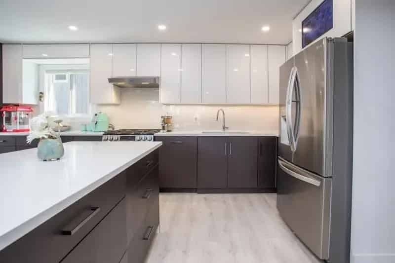 4 Bedroom Home in North Vancouver Modern Open Concept New Roof