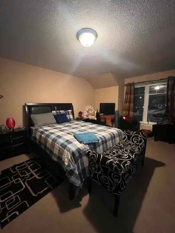 Private Room For Rent In Findlay Creek