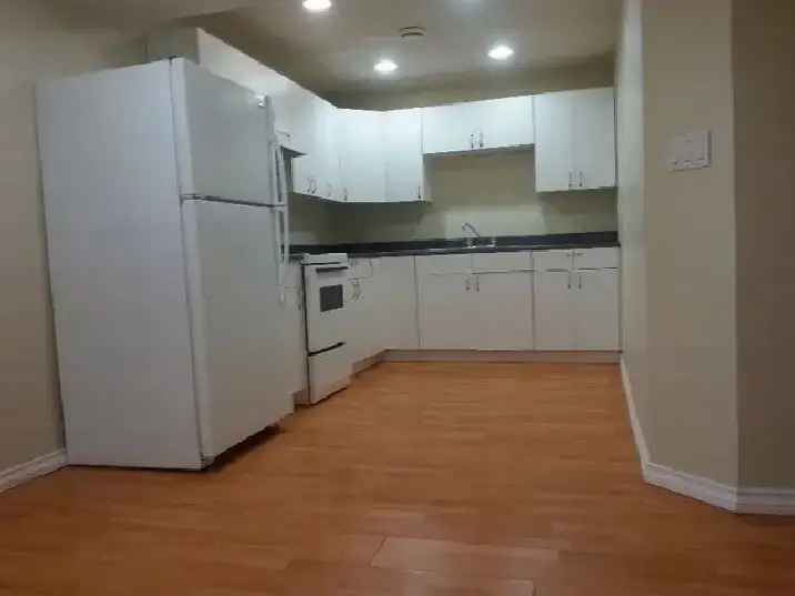 Beautiful Pleasantview 2 Bedroom Basement Suite