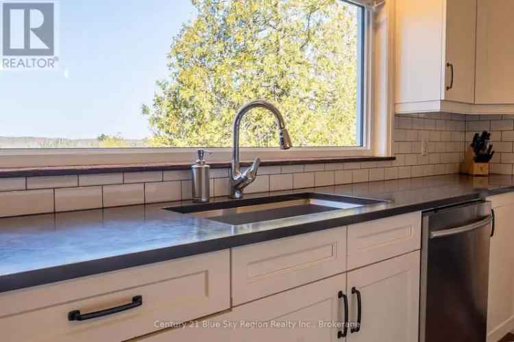 Lakefront Home - Renovated - Over 1 Acre - Retirement Getaway