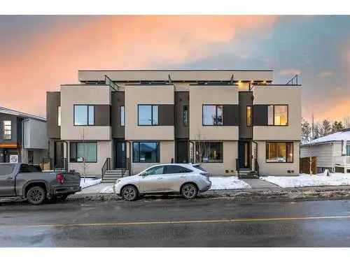 Townhouse For Sale In Richmond, Calgary, Alberta