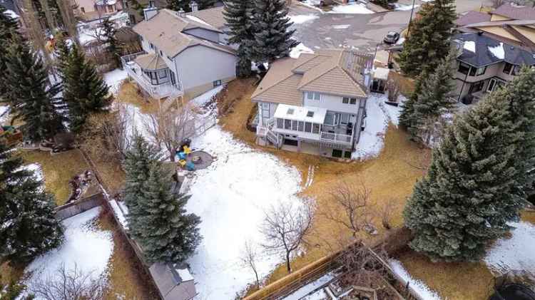 House For Sale in Calgary, Alberta