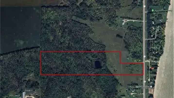 31 Acre Oasis near Gimli Lake Winnipeg