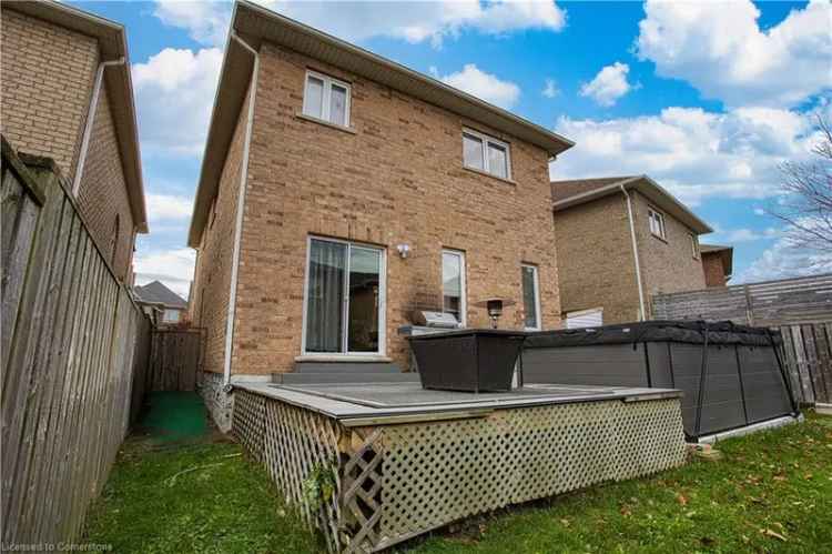 Family Home in Stoney Creek Near Parks and Schools