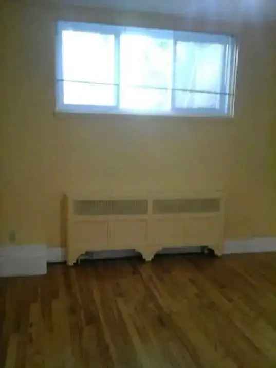 Rent Basement Apartment Close to Metro with All Utilities Included