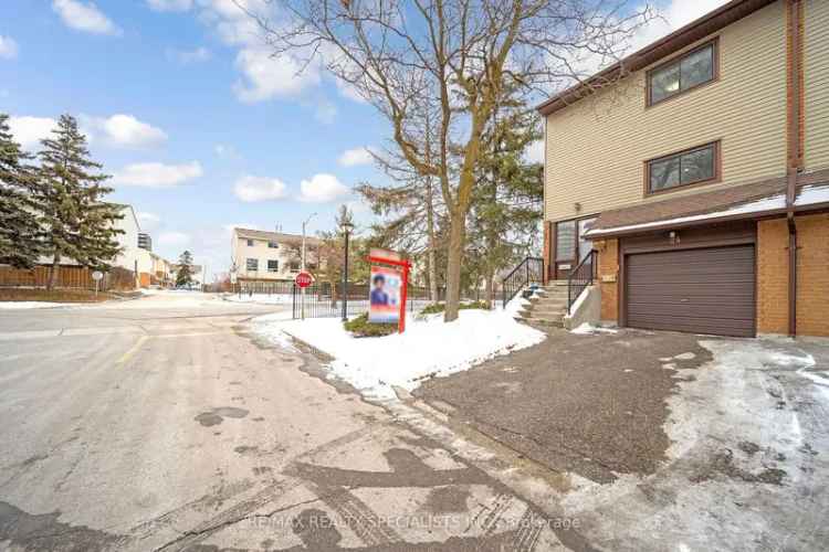 House For Sale in 24, Carleton Place, Brampton, Ontario