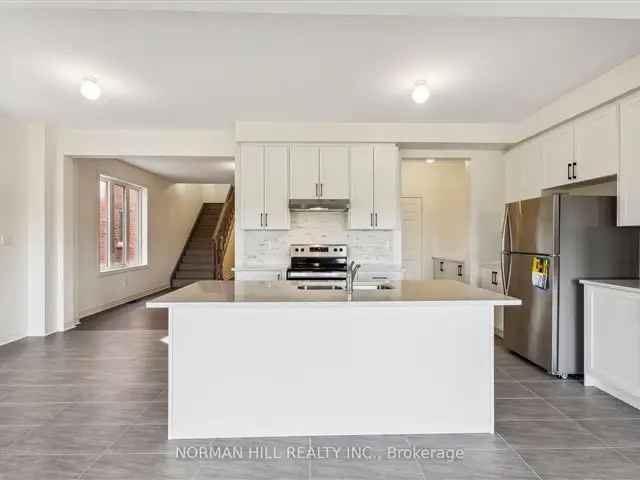 Bright Spacious Richmond Hill Home  3260 Sq Ft Open Concept