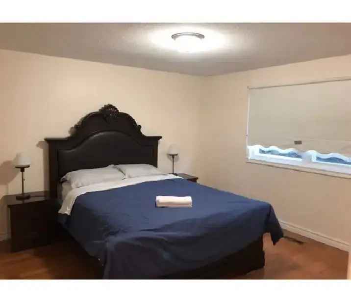 spacious bedroom for rent