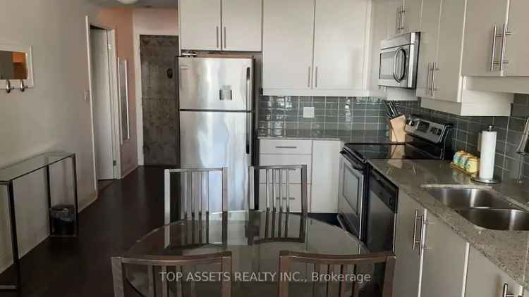 Luxurious Downtown Waterfront Condo 577 sq ft Balcony