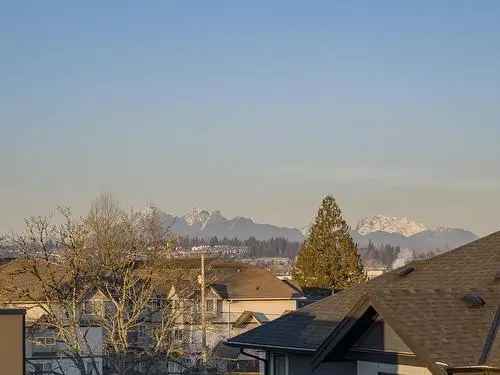 Luxury 4 Bed 4 Bath Townhome with Rooftop Deck Mountain Views