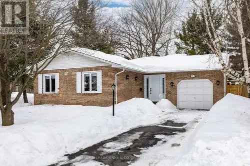 House for Sale in Barrhaven Ottawa with 3 Bedrooms and Modern Kitchen