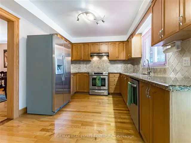 Spacious 2-Storey Detached Home in Mississauga