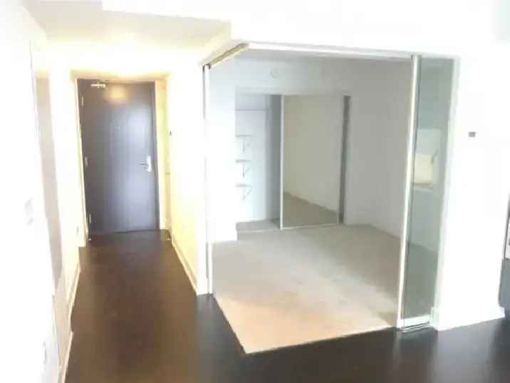 Rent 1 Bedroom Condo in Downtown Toronto with City View and Gym