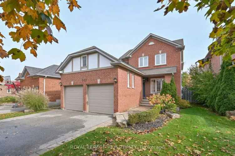 House For Sale in Newmarket, Ontario