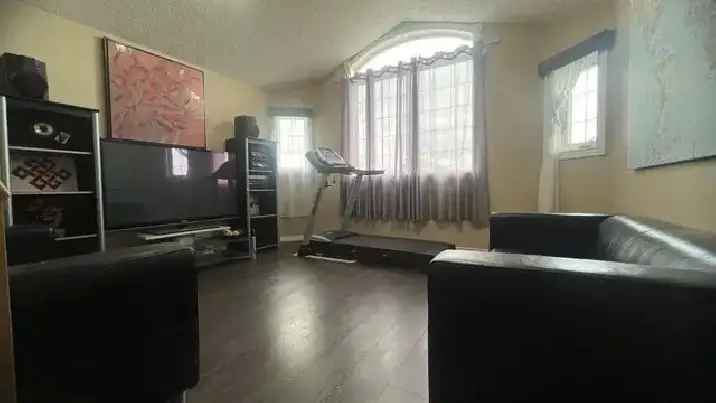 Room for Rent in Furnished House Northside Edmonton Near Strip Mall