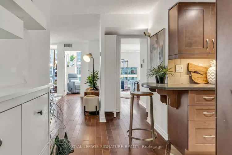 Downtown Toronto 3 1 Bedroom Condo Updated Kitchen Parking Pool