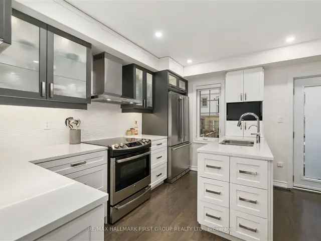 Luxury Whitby Townhome 3 1 Bedrooms Modern Kitchen Hot Tub