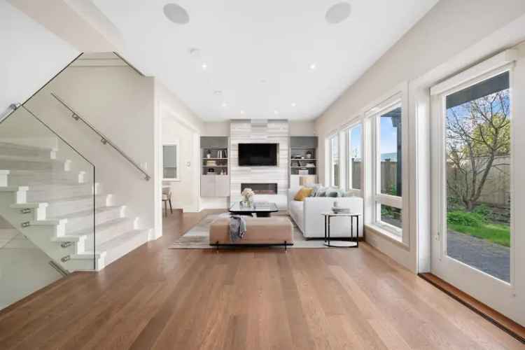 Central Lonsdale Modern 1 2 Duplex 4 Bedroom 2 Parking Spots