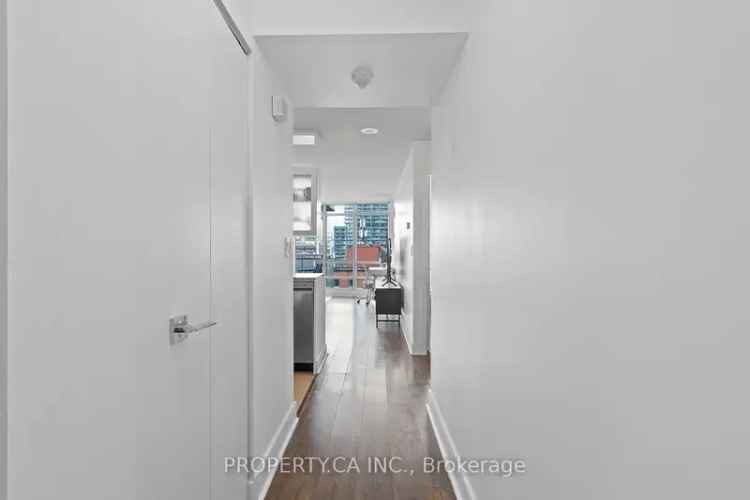 Downtown Toronto 1 Bedroom Condo with Balcony and Amenities