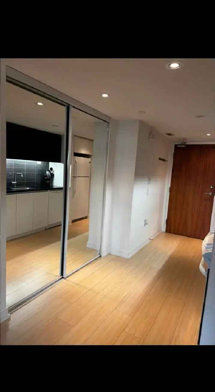 Fully Furnished Bachelor Apartment Downtown Toronto
