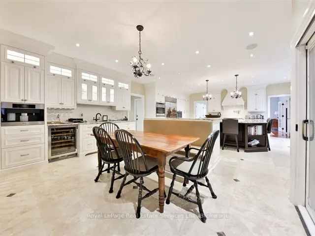 Luxury Oakville Residence: 8000+ Sqft, Pool, Hot Tub, Steps to Downtown