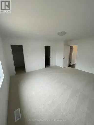 3 Bedroom Townhouse in Barrie with Balcony