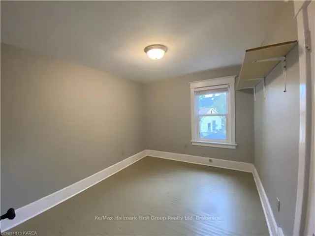 House For Sale in Kingston, Ontario