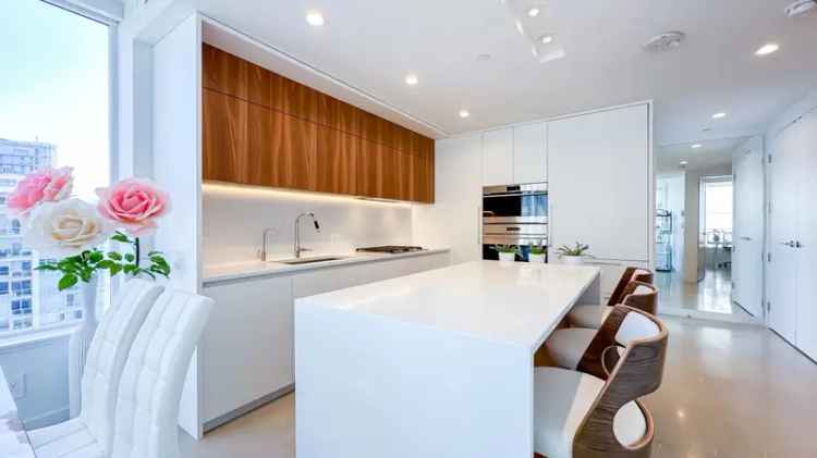 Yaletown Luxury Condo for Sale 2 Bed 2 Bath Mountain View