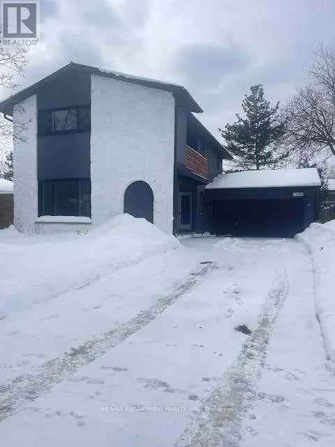 Executive 2-Storey Home in Palmer Neighbourhood