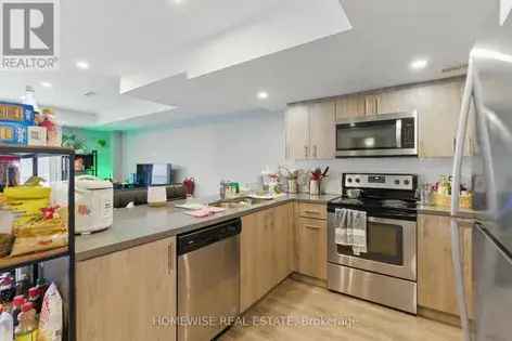 3 Bedroom Condo 163m² Toronto Glencairn Subway