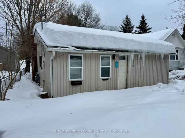 Buy Bungalow in Gravenhurst with 3 Bedrooms and Forest Greenspace