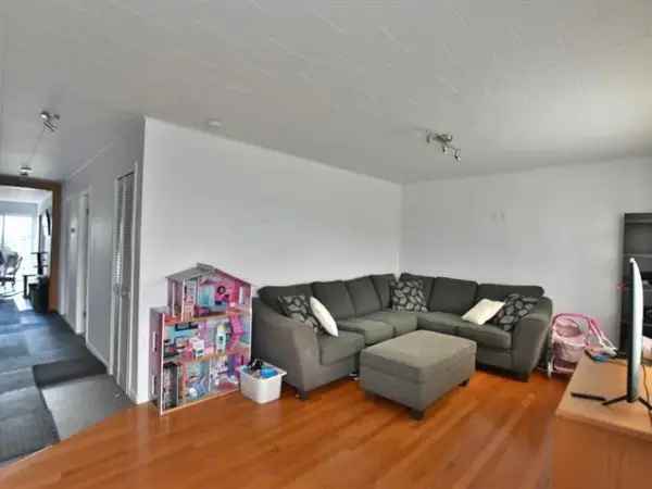 Bungalow for Sale with Two Apartments Near Amenities
