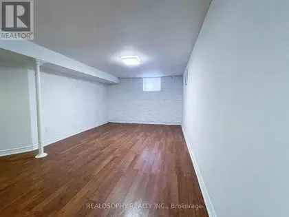 1 room apartment of 243 m² in Toronto