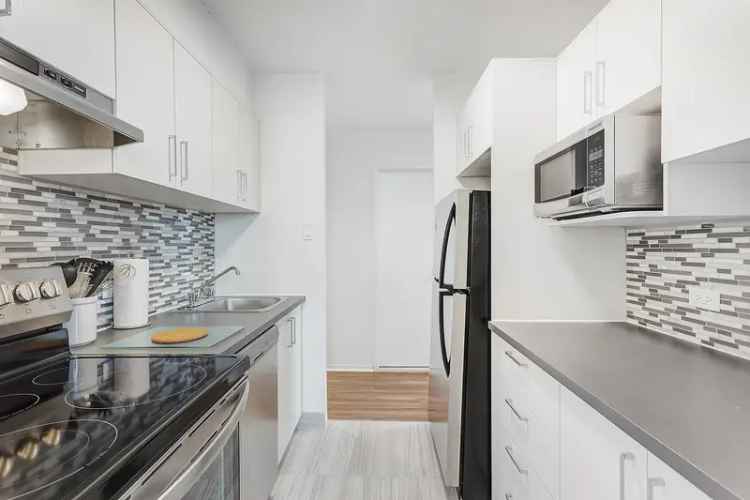 Spacious Montreal Apartments for Rent at LaCite