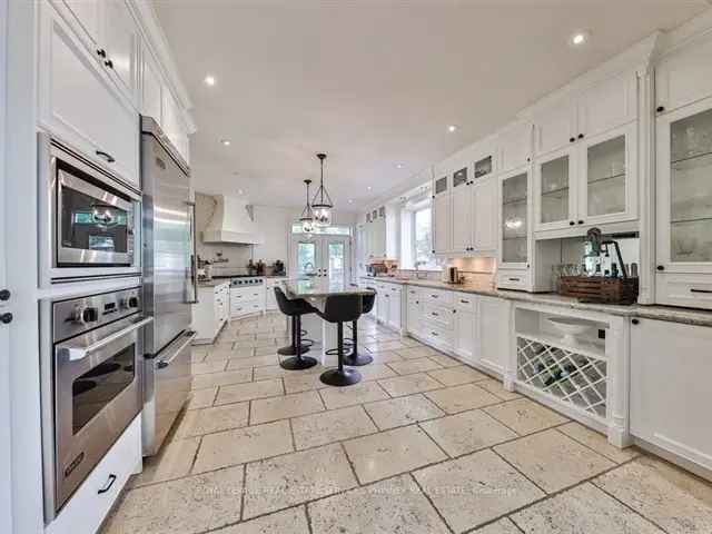 Gorgeous Custom Built Home in South Oakville