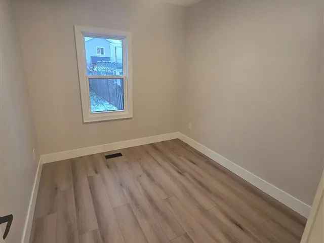 House For Rent in Hamilton, Ontario