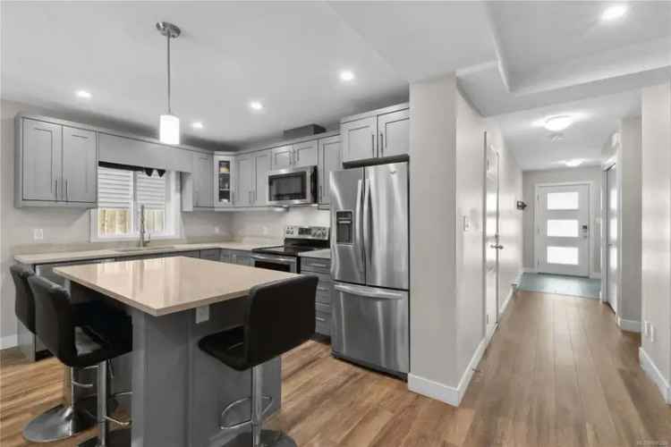 3 Bed 3 Bath Family Home Near VIU South Nanaimo