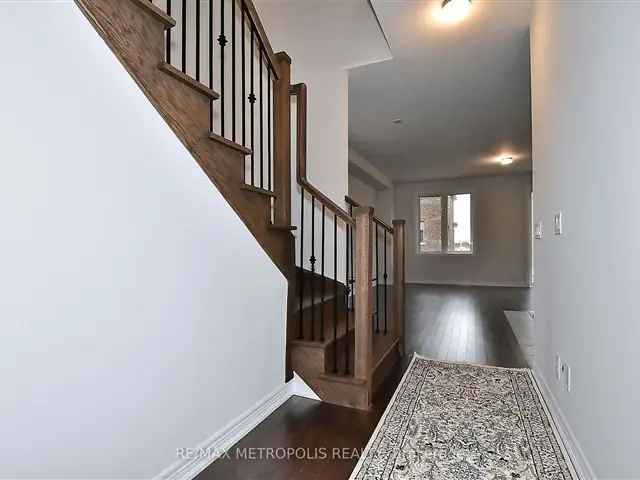 Townhouse For Sale in Whitchurch-Stouffville, Ontario