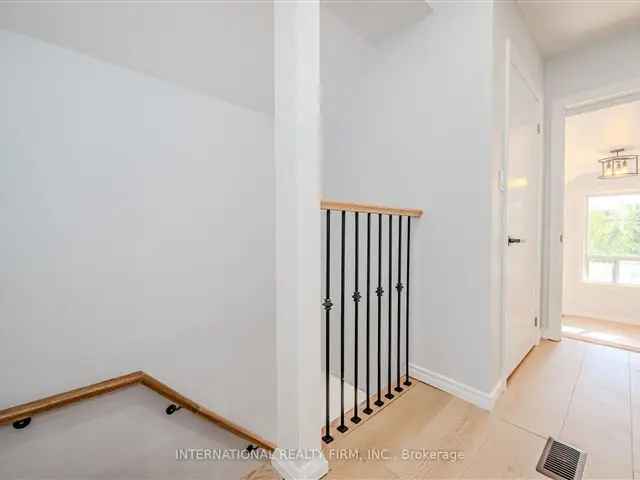 House For Sale in Hamilton, Ontario