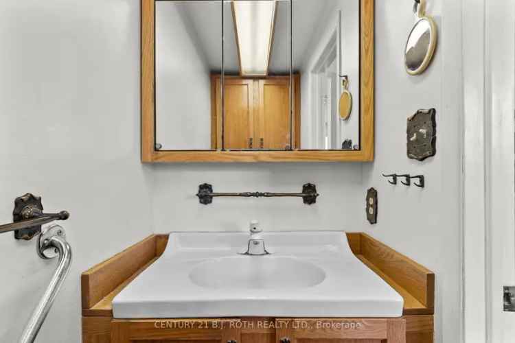 Spacious Home in Barrie East End with Park Access