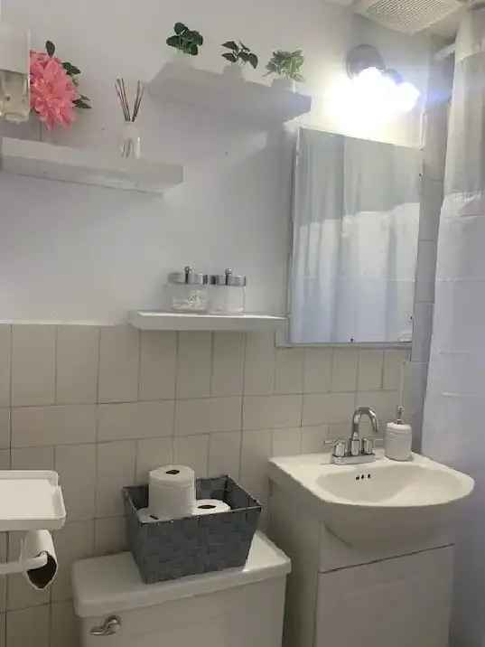 2 Bedroom Apartment Near Jarry and Pie IX